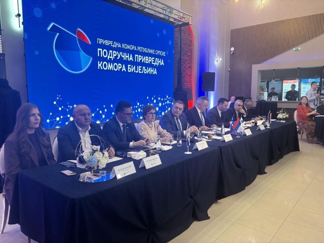 Sastanak bijeljinske Privredne komore sa privrednicima, prisustvuju Minić i Dodik
