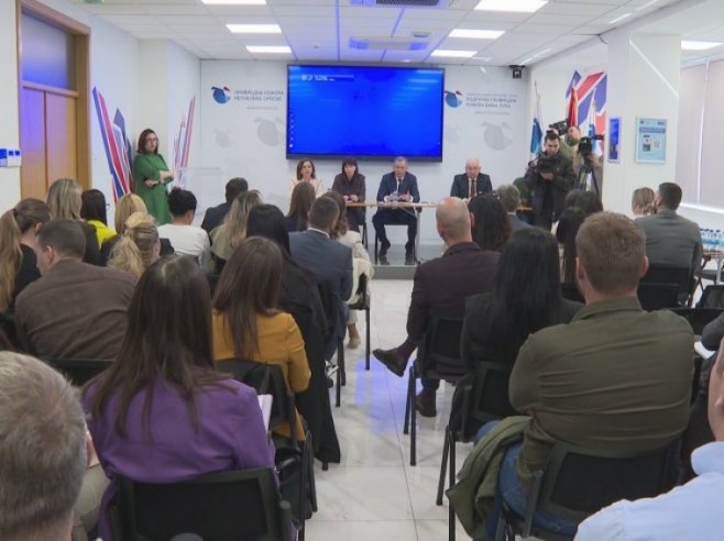 Privredna komora, sastanak - Foto: RTRS