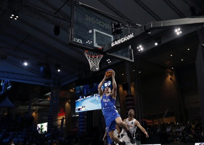 Basketaši Srbije savladali Španiju za polufinale FIBA Kupa šampiona