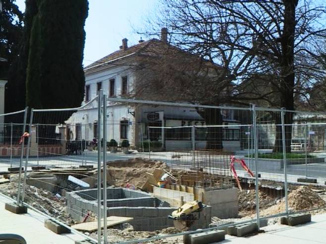 Popločavanje Starog grada u Trebinju pri kraju; Trg Travunija u novom ruhu do ljeta