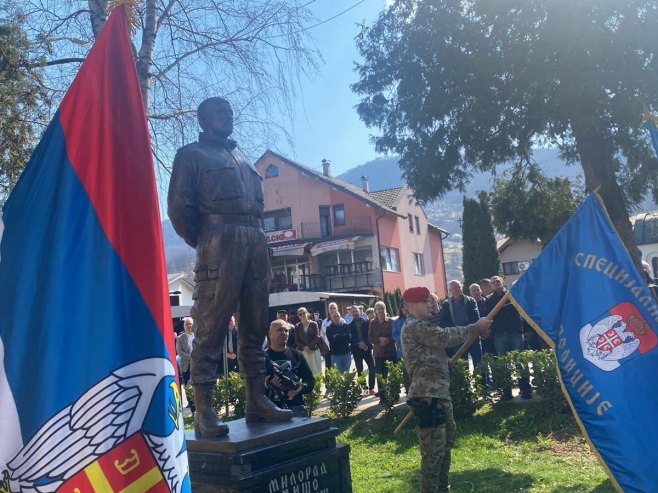 Otkriven spomenik komandantu Miloradu Miši Pelemišu (FOTO)