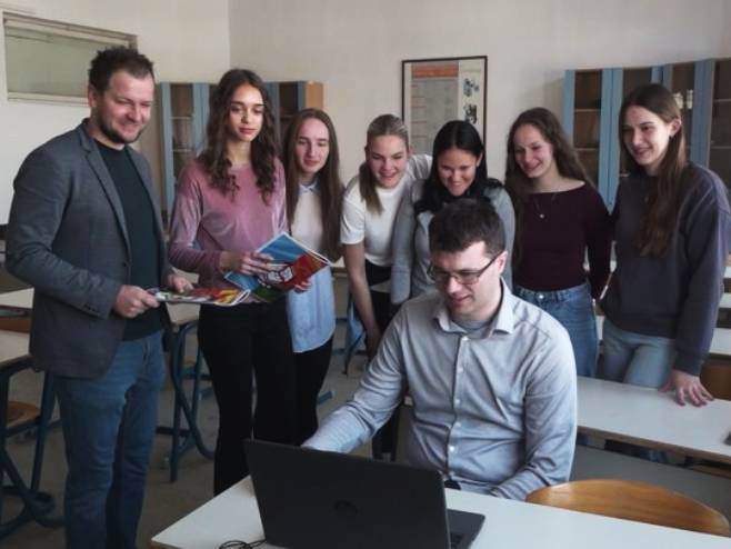 Prijedor: Učenici Elektrotehničke škole obilježili 170 godina od rođenja Nikole Tesle (VIDEO)