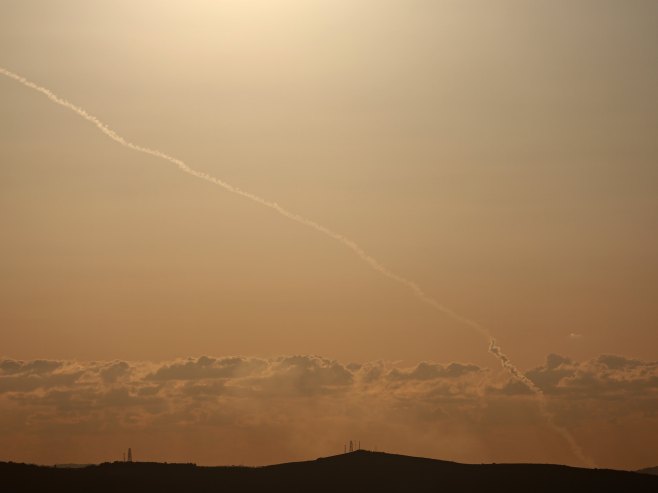 UAE: U toku presretanje iranskih dronova i raketa, preusmjereni letovi u Dubaiju