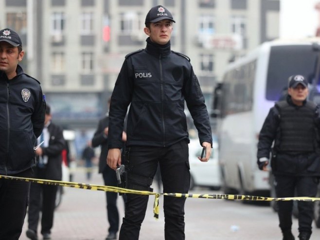 Pucnjava u zgradi vlade u Antaliji, napadač se zaključao