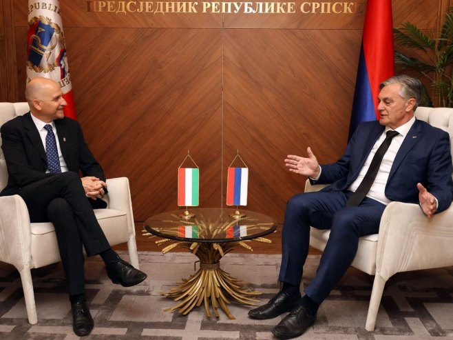 Mađarski ambasador i Siniša Karan - Foto: ZIPAPHOTO/Borislav Zdrinja