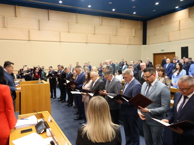 NSRS izabrala novu Vladu Srpske na čelu sa premijerom Savom Minićem (FOTO)