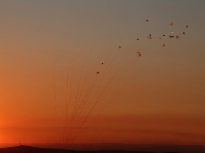 Emirati presreli 13 raketa i 27 dronova