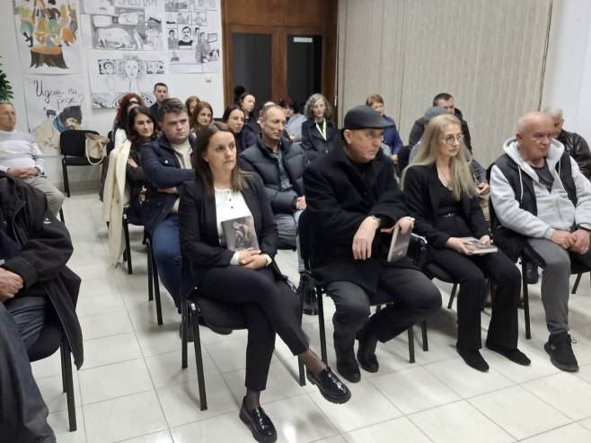 Mrkonjić Grad: Predstavljena zbirka poezije "Nepce duše" (FOTO)