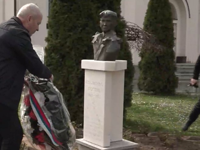 Sjećanje na najmlađeg odlikovanog borca VRS - Spomenko pokazao kako se voli otadžbina (VIDEO)