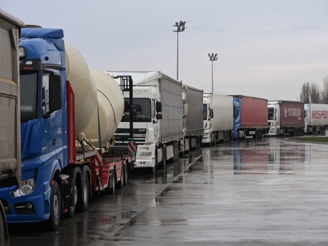 Policija Crne Gore zabranila prevoznicima blokade saobraćajnica i graničnih prelaza