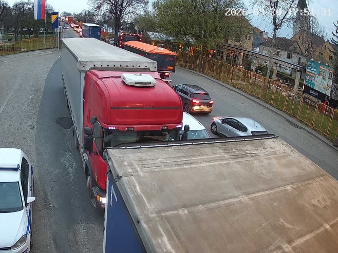 U Gradišci i Gradini duža čekanja u oba smjera