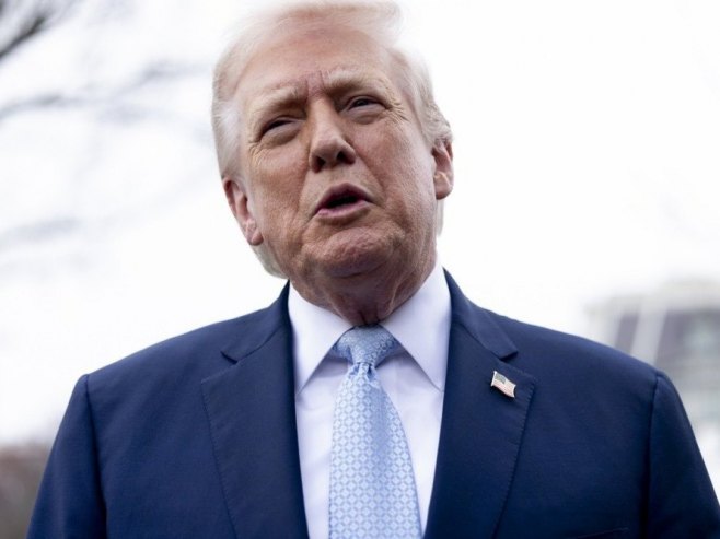 Donald Tramp (foto: EPA/SHAWN THEW) Donald Tramp (foto: EPA/SHAWN THEW) -