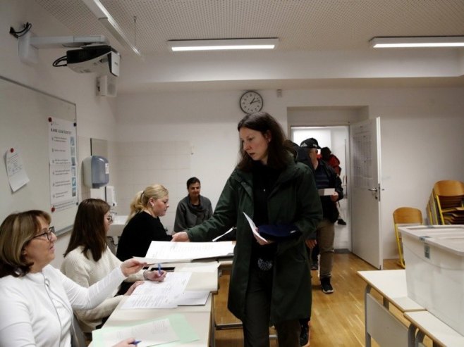 Zatvorena birališta u Sloveniji, izlazne ankete: Golob prvi, Јanša na drugom mjestu