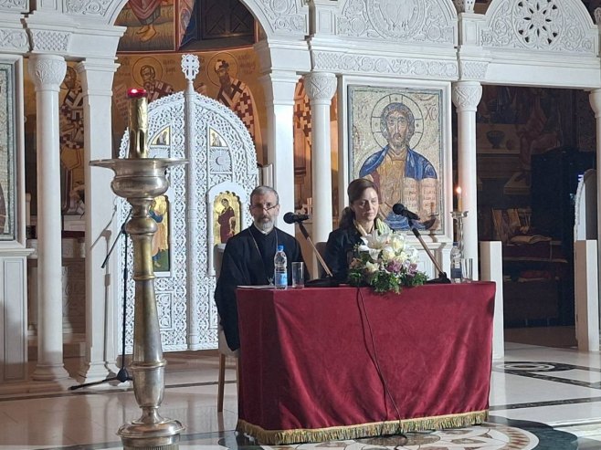 U trebinjskom Sabornom hramu održano predavanje na temu "Služba pričešća kao ispunjenje posta" (FOTO/VIDEO)