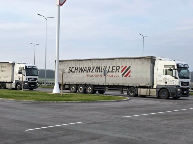 Prevoznici nisu blokirali GP Gradiška; Prelazak granice se odvija normalno (FOTO)