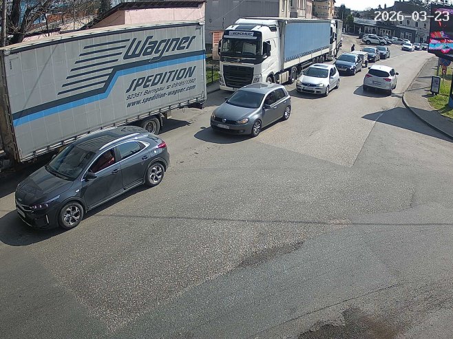 Kolone vozila na izlazu prema Hrvatskoj