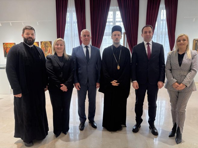 Goran Selak sa mitropolitom Dimitrijem i Vasom Gujićem Goran Selak sa mitropolitom Dimitrijem i Vasom Gujićem - Foto: SRNA