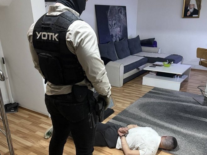 Pronađeno oko 1,4 kilograma opojne droge kokain, uhapšena dva lica (FOTO)