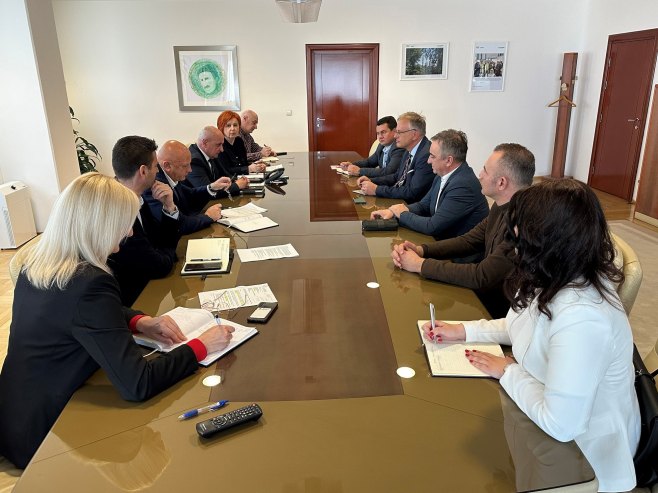 "Definisati mjere za ubrzanje investicija u solarne elektrane"