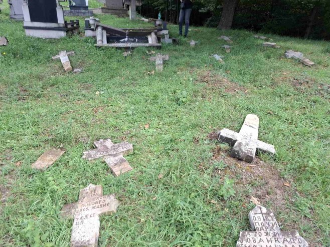 Ni nakon šest mjeseci od rušenja spomenika na pravoslanom groblju u Zenici nisu pronađeni počinioci