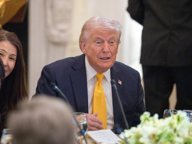 Donald Tramp (Foto: EPA/AARON SCHWARTZ / POOL) - 