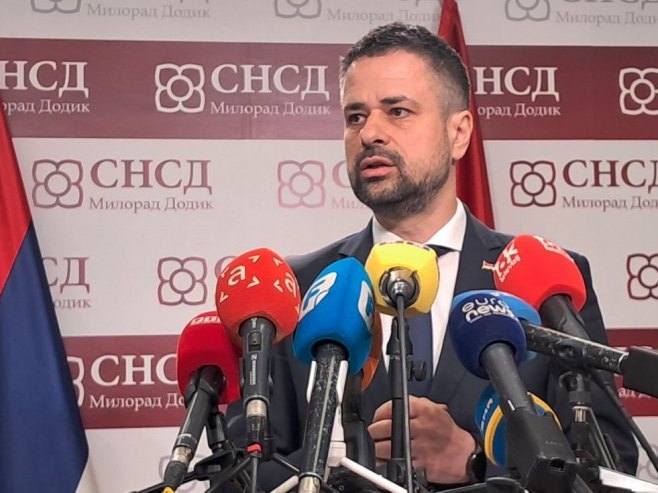 Rast plata i penzija kao odgovor na rast cijena: Amidžić upozorava da bi ukidanje akciza ugrozilo budžet (FOTO)