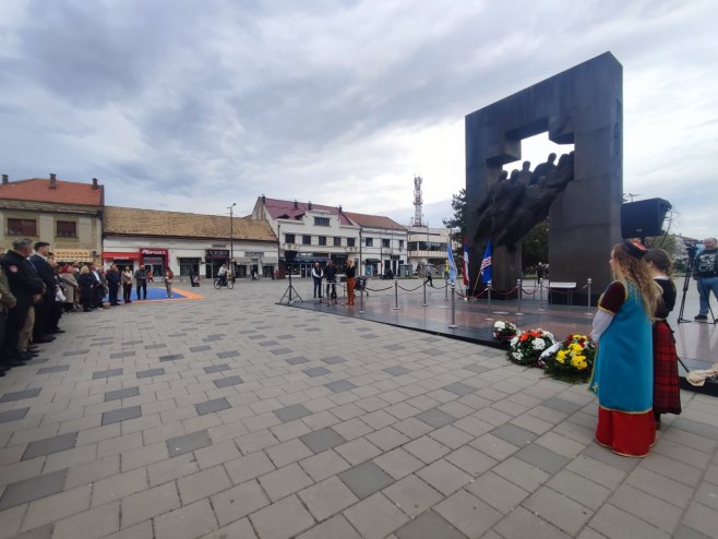 Obilježavanje stradanja na Teočaku i Majevici Obilježavanje stradanja na Teočaku i Majevici - Foto: RTRS
