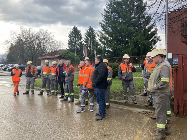 Protest radnika odbijanjem obroka "Nove Ljubije" (FOTO)