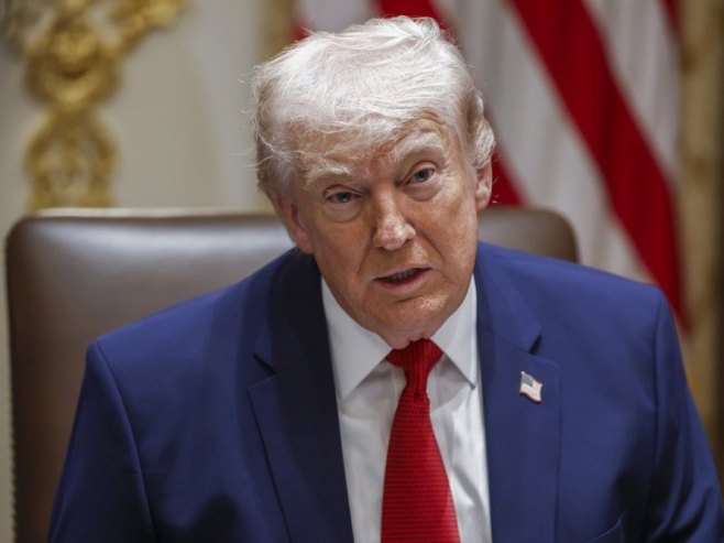 Donald Tramp (foto: EPA/WILL OLIVER / POOL) Donald Tramp (foto: EPA/WILL OLIVER / POOL) -