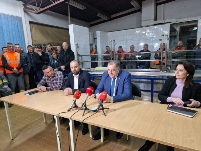 Dodik sa radnicima "Nove Ljubije": Isplatiti plate do utorka, Srpska stoji uz vas