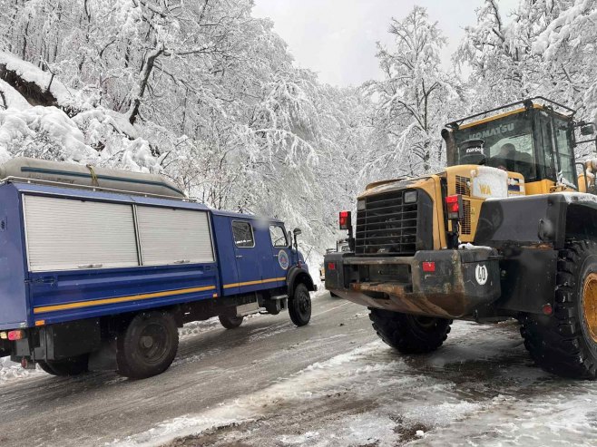 Put Kozarac-Mrakovica prohodan, Mrakovica-Podgradci i dalje nije (FOTO)