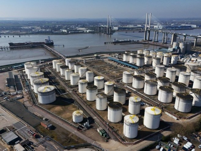 Dar: Dvadeset pakistanskih brodova može kroz Ormuski moreuz