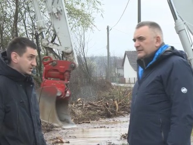 U Ćendićima i Kladuši i dalje vanredna situacija; Premijer Minić obilazi teren