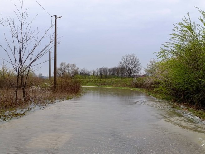 Prijedor: Voda se povukla iz Topolika i Vrbica, otežan saobraćaj ulicom Mahmuta Bušatlije