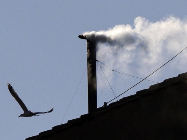 Čišćenje dimnjaka neophodno jednom godišnje; Prvi znak vraćanje dima u kuću (VIDEO)