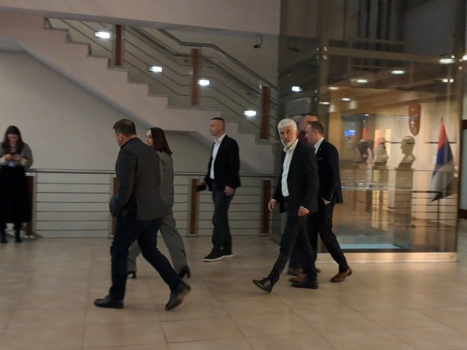 Vukanović udaljen sa sjednice Narodne skupštine Srpske (VIDEO)