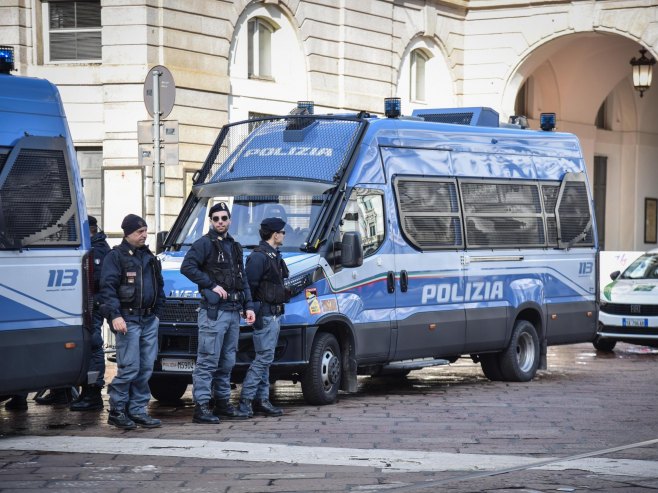 Profesorka izbodena u školi u Italiji, drugi učenik joj spasio život