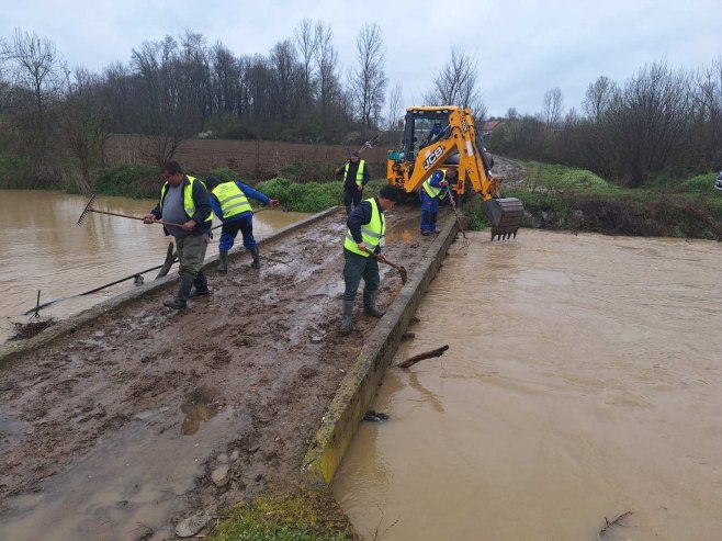 Vanredna odbrana od poplava na Savi kod Šapca i na Drini kod Loznice