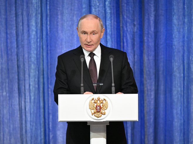 Putin: Moskva će poboljšati bezbjednost plovidbe na Transarktičkom koridoru