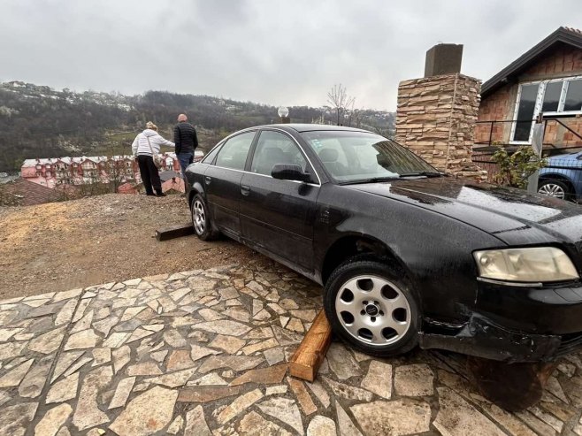 Klizište u banjalučkom naselju Lauš (FOTO)