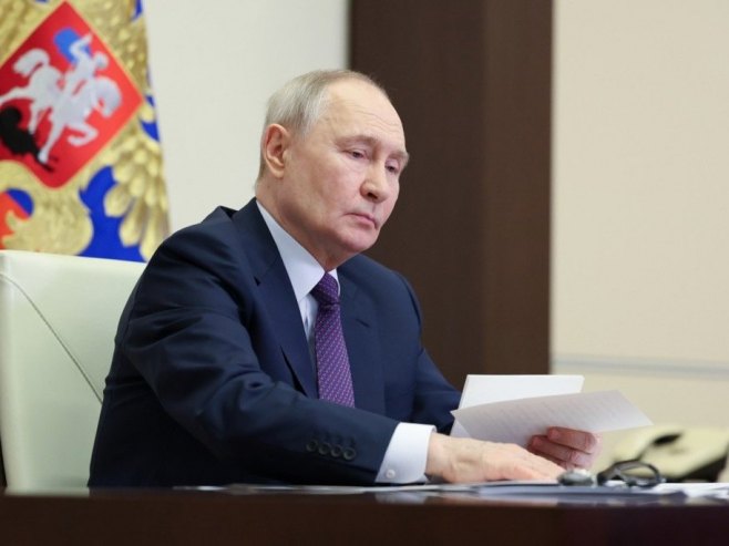 Putin: Konkurentni demokratski izbori - obavezan instrument za formiranje jake vlasti