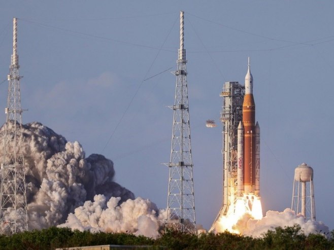 NASA lansirala astronaute u istorijskoj misiji Artemida na Mjesec (VIDEO)
