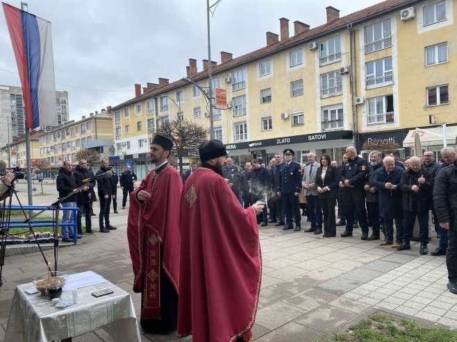 Parastos za 127 poginulih pripadnika dobojske Policijske uprave (FOTO)