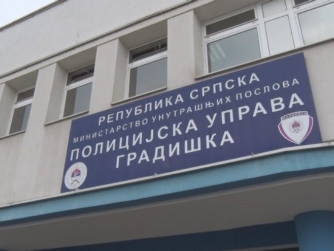 Požar na putničkom automobilu u Gradišci