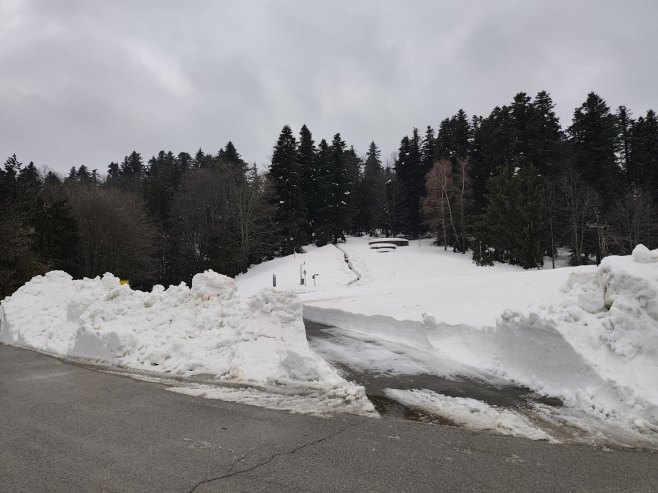 Probijen put prema Mrakovici: Apel građanina da ne idu još uvijek na Kozaru