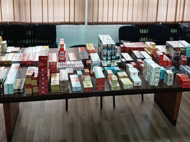 Kinezu oduzeto oko 2.4000 paklica cigareta bez akciznih markica (FOTO)