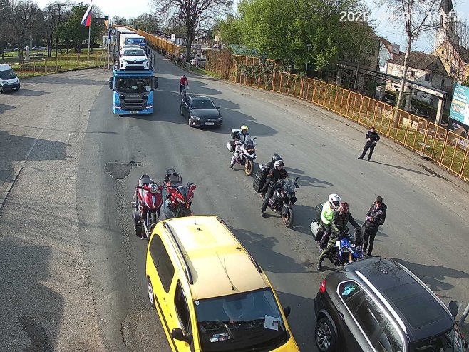 Pojačan ulaz putničkih vozila na više prelaza