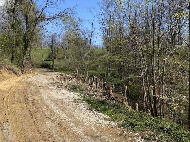 U mjestu Vranjak regionalni put Modriča-Doboj i dalje u prekidu, problem klizišta (FOTO)