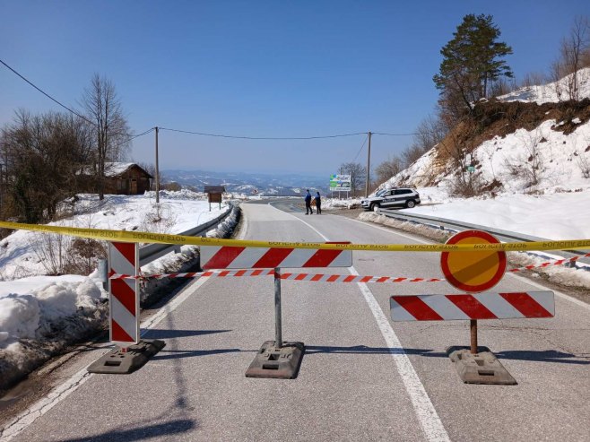 Zbog odrona zatvoren magistralni put Bijeljina-Tuzla (FOTO/VIDEO)