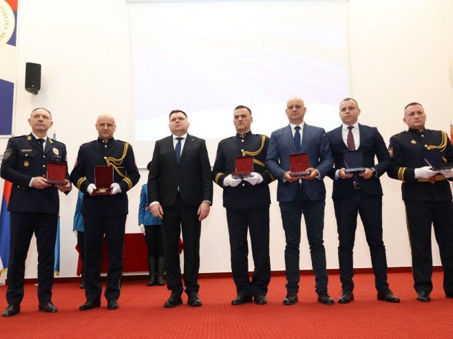 Zlatni znak policije Kostreševiću, Vasiljeviću, Hajduu, Partalu i Šehovcu (FOTO)